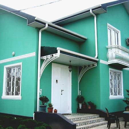 Guest House Green House Zugdidi Exteriör bild